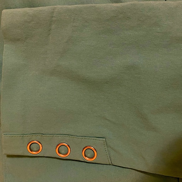 Green stretch capri - Picture 4 of 4